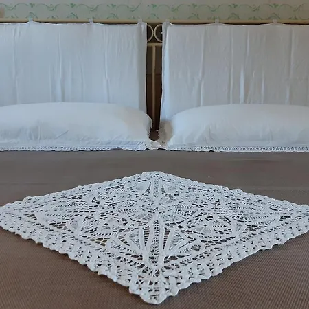 Pietra D'angolo * Locorotondo