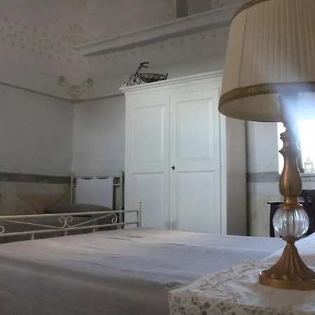 Pietra D'angolo Daire Locorotondo